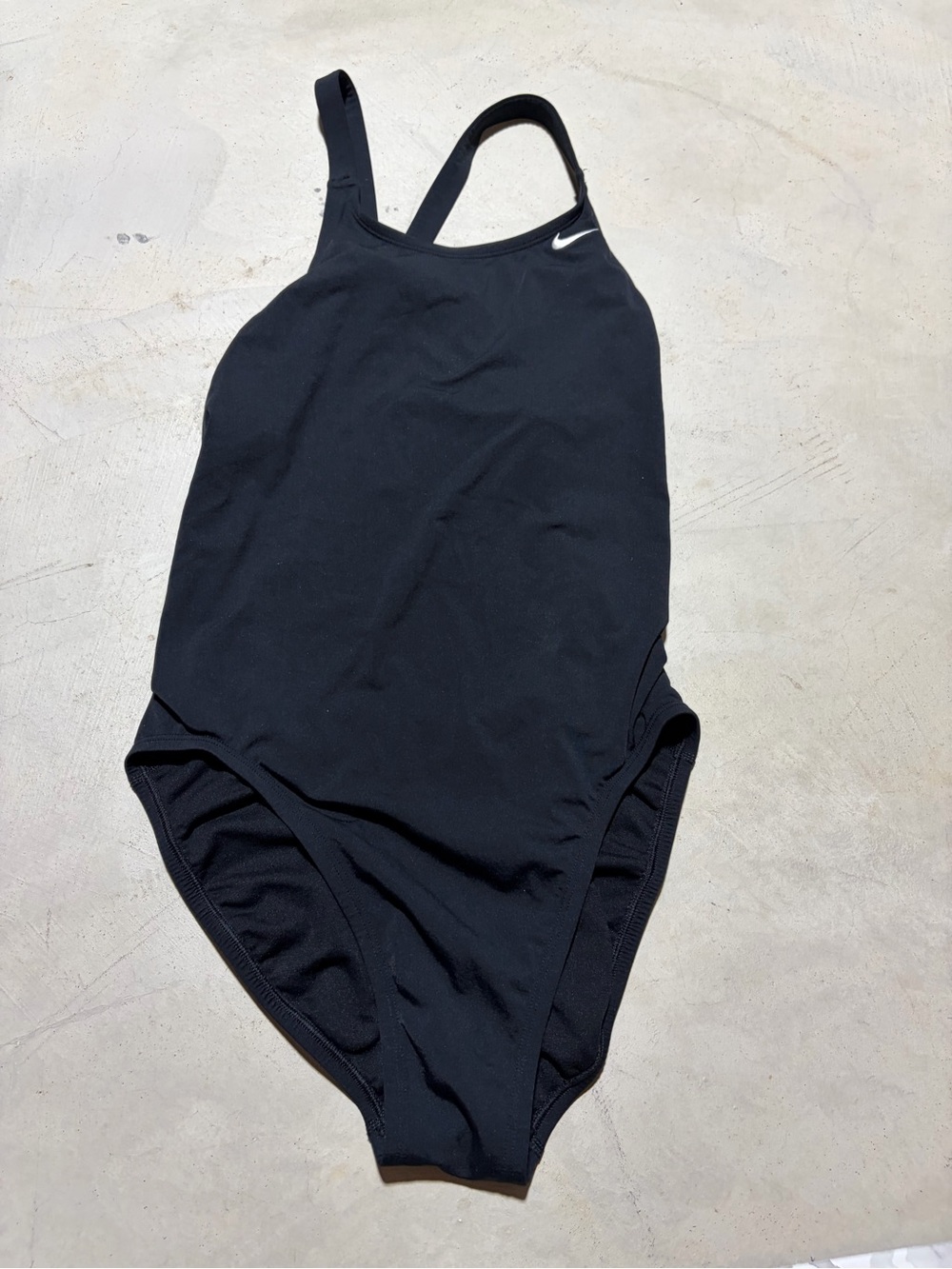 Nike hydrastrong Women’s Black One-Piece Swimsuit 12